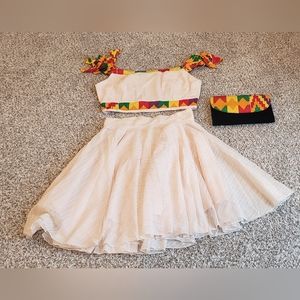 Beautiful woven Ghana 🇬🇭 kente Africa top, skirt and velvet purse 👛 set.